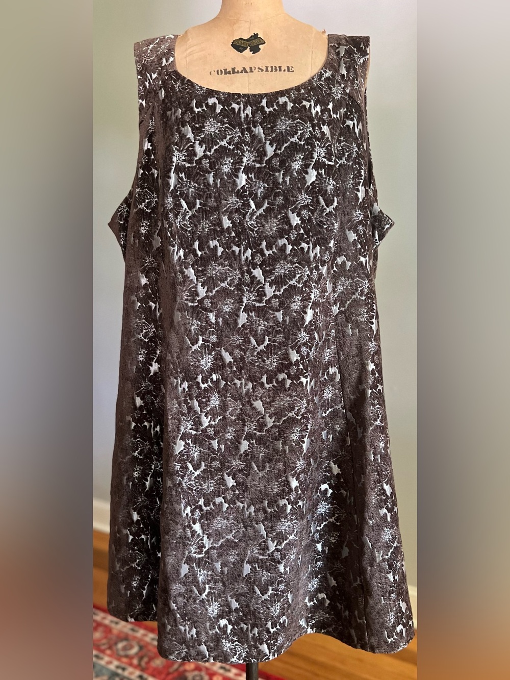 Modcloth Sleeveless Textured Floral Dress 4X